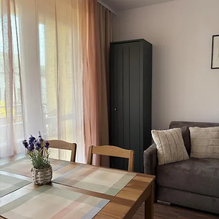 Przestronne Mieszkanie W Dogodnej Lokalizacji
